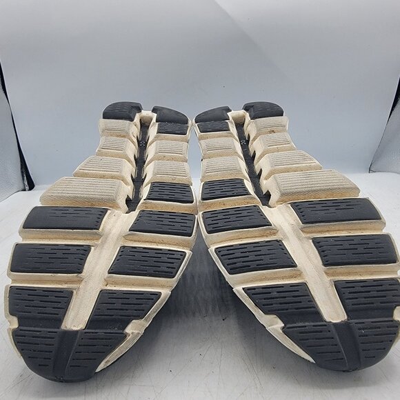 On Cloud 5 Womens 8 Black Shoes Athletic Outdoors Walking Lightweight Running - Picture 11 of 14